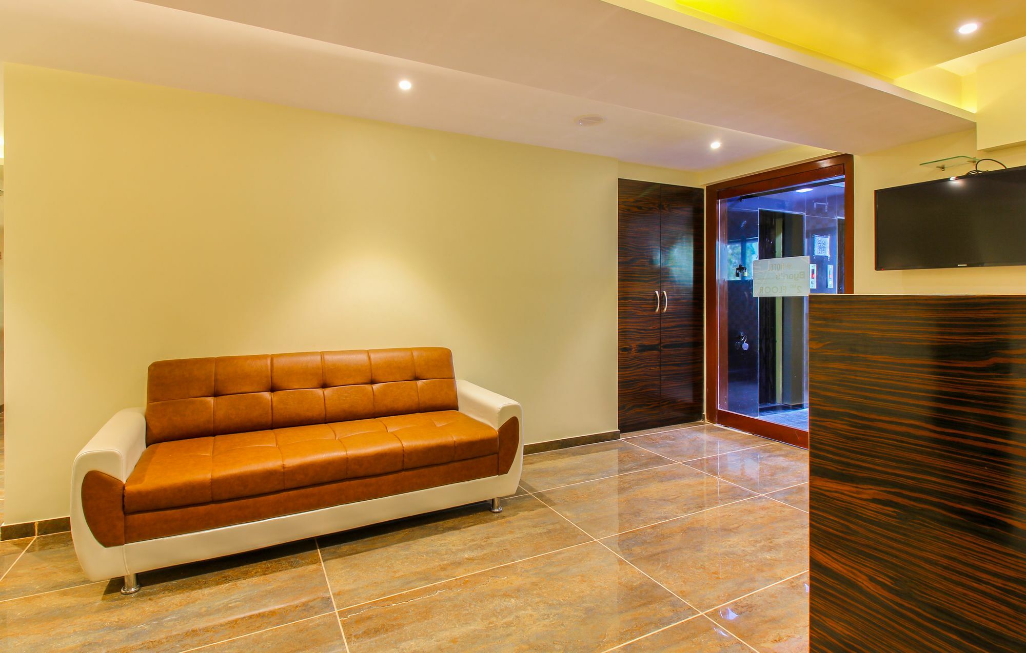 Fluorescent By Bizzgrow Hotels International Airport - Formerly Known As Byaris International Mumbai Kültér fotó