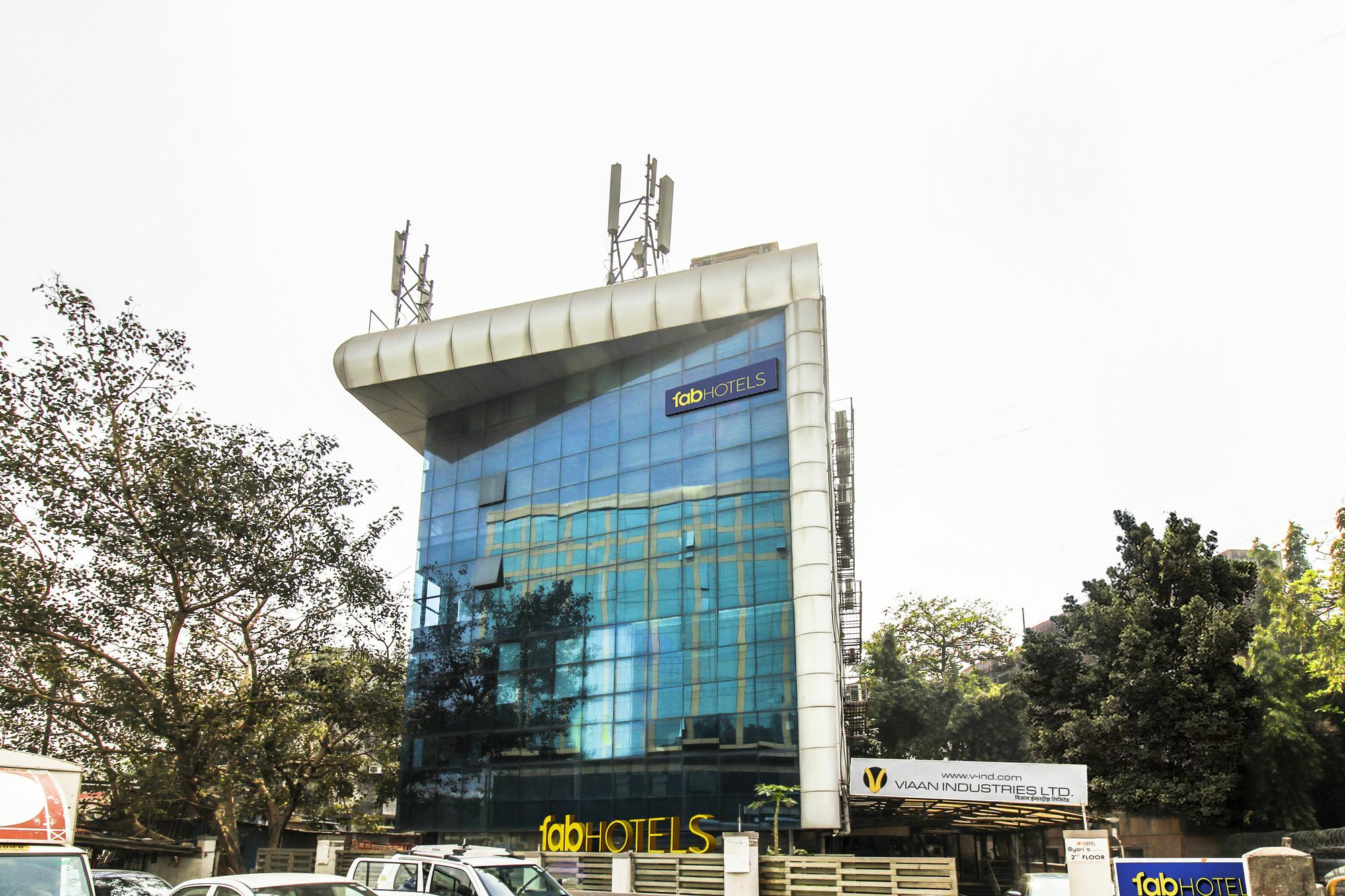 Fluorescent By Bizzgrow Hotels International Airport - Formerly Known As Byaris International Mumbai Kültér fotó