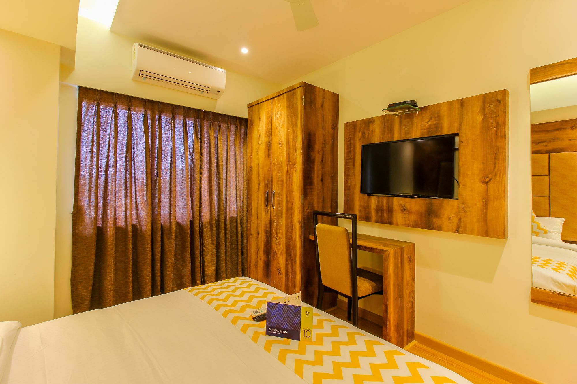 Fluorescent By Bizzgrow Hotels International Airport - Formerly Known As Byaris International Mumbai Kültér fotó