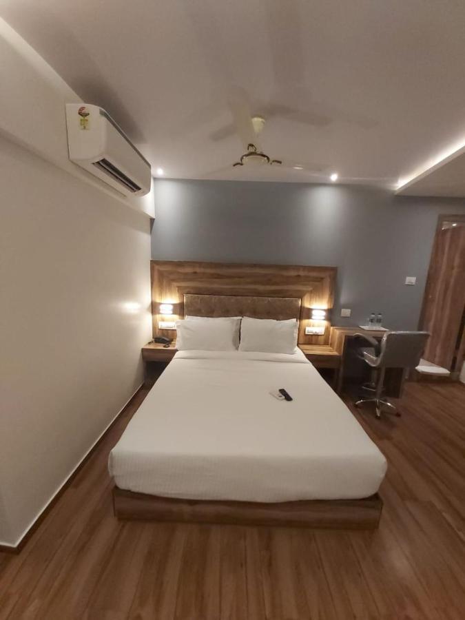 Fluorescent By Bizzgrow Hotels International Airport - Formerly Known As Byaris International Mumbai Kültér fotó