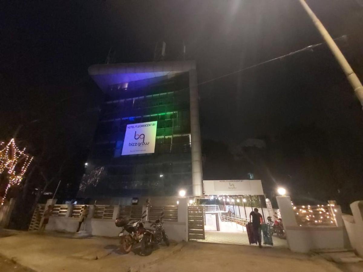 Fluorescent By Bizzgrow Hotels International Airport - Formerly Known As Byaris International Mumbai Kültér fotó
